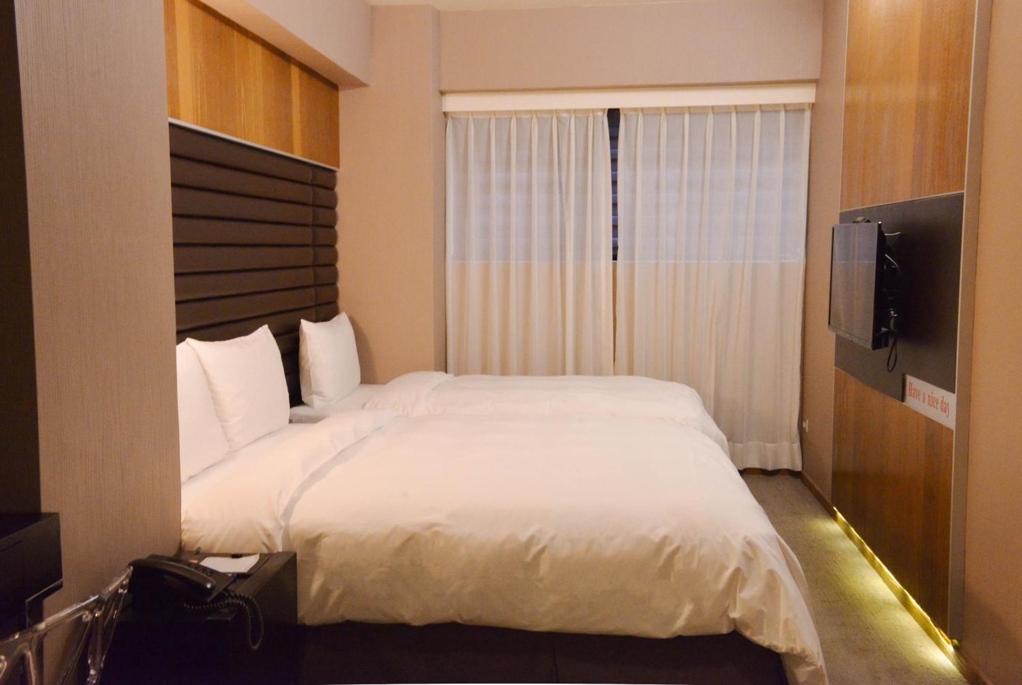 新麗旅店 Newful Hotel Taipei Bagian luar foto