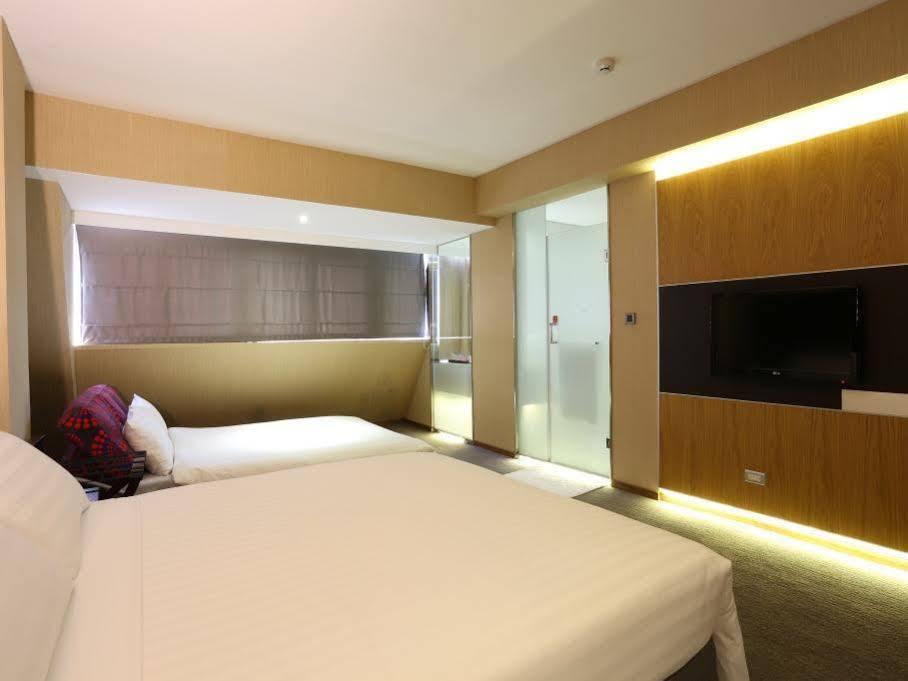 新麗旅店 Newful Hotel Taipei Bagian luar foto